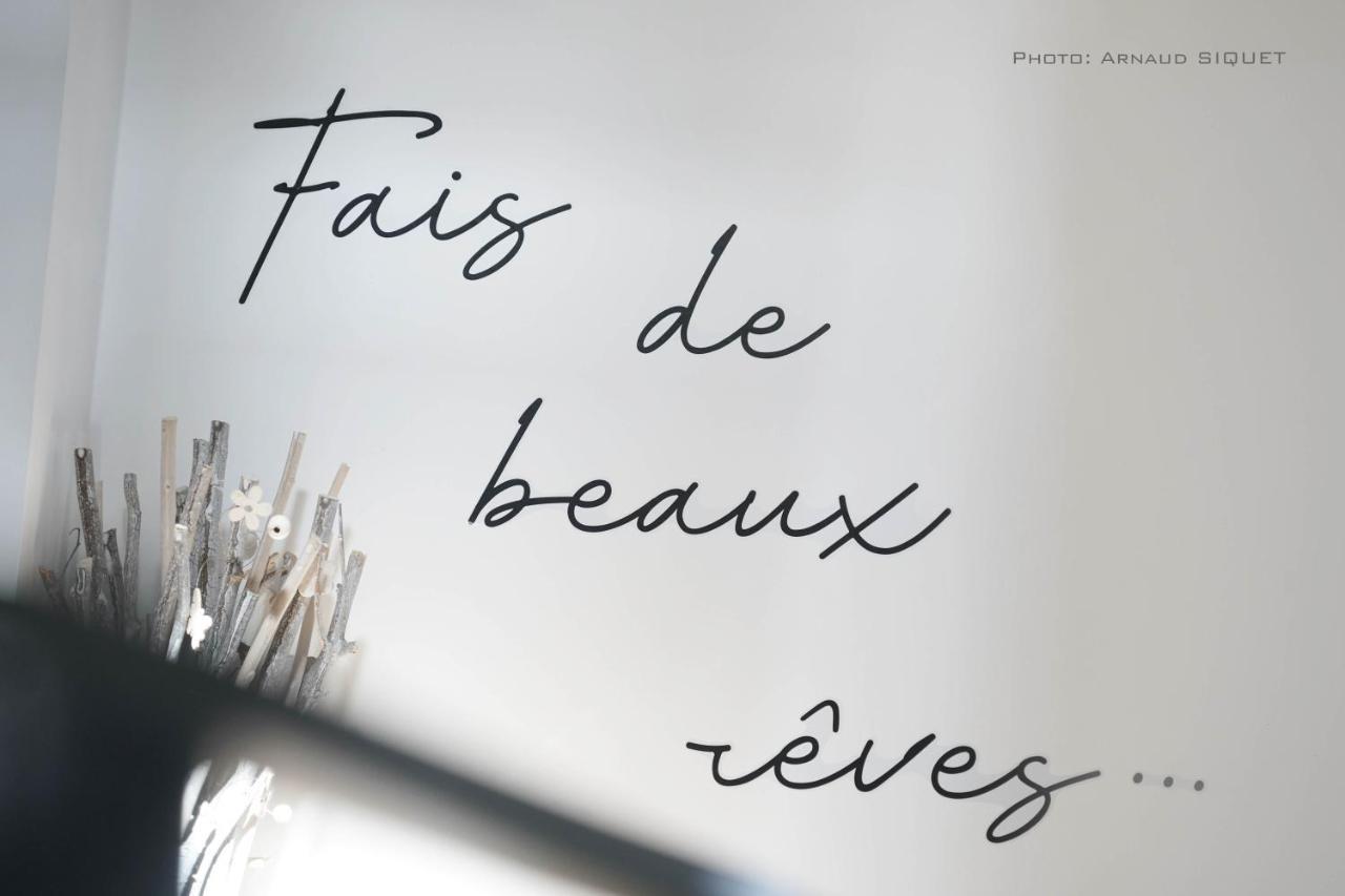 Gite Familial Ferme Des Aujes Falaen オナイユ エクステリア 写真