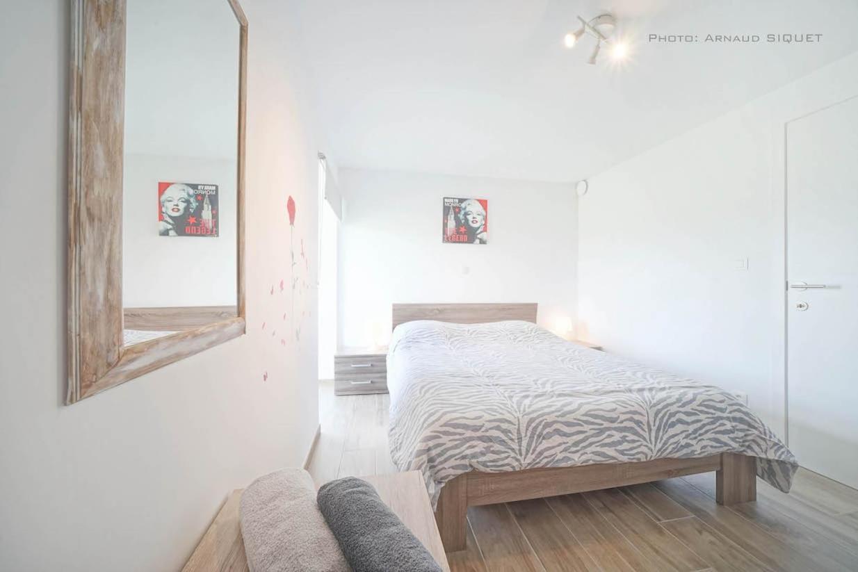 Gite Familial Ferme Des Aujes Falaen オナイユ エクステリア 写真